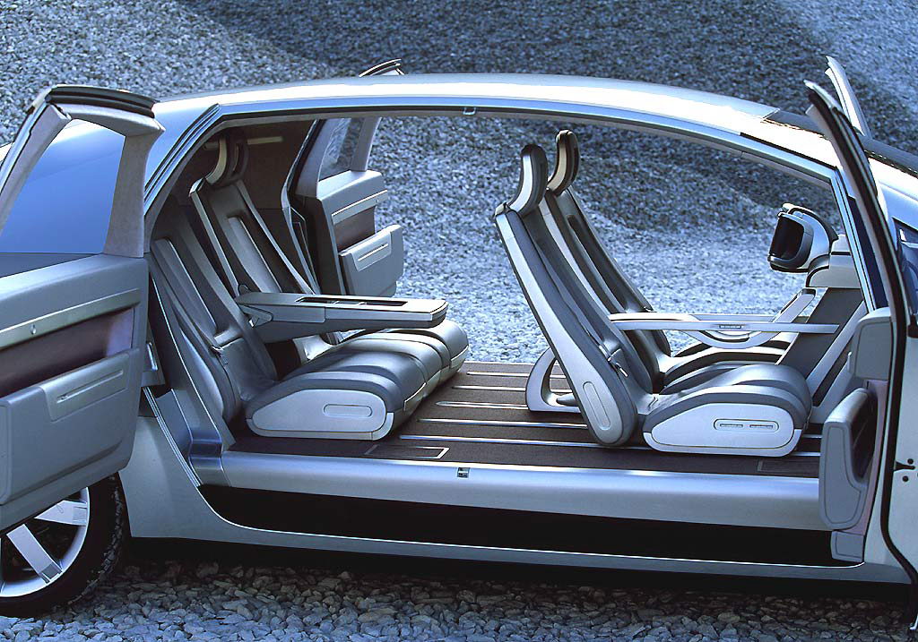 GM Hy-Wire 2002 002a.jpg